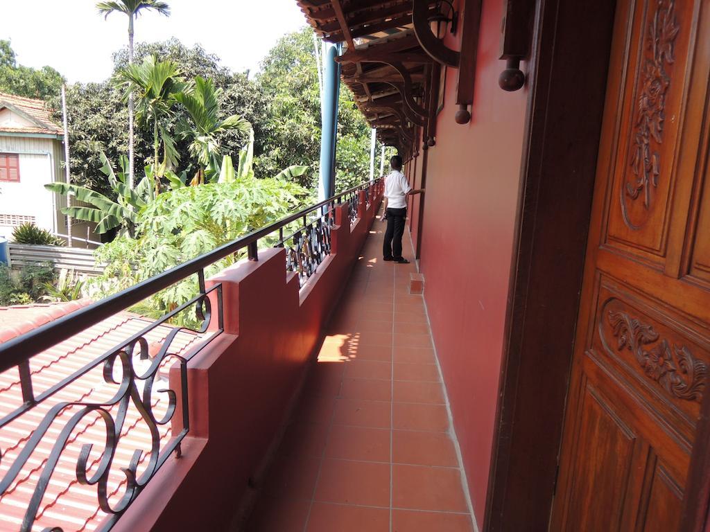 Elephant Blanc Phnom Penh Exterior photo