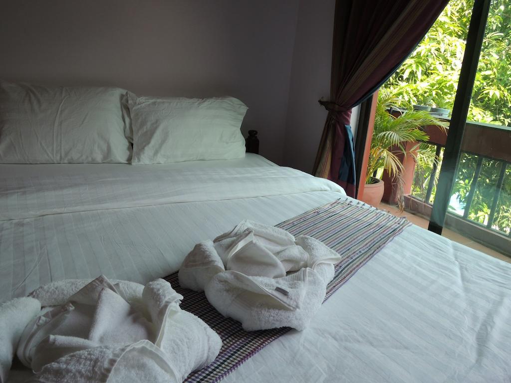 Elephant Blanc Phnom Penh Room photo