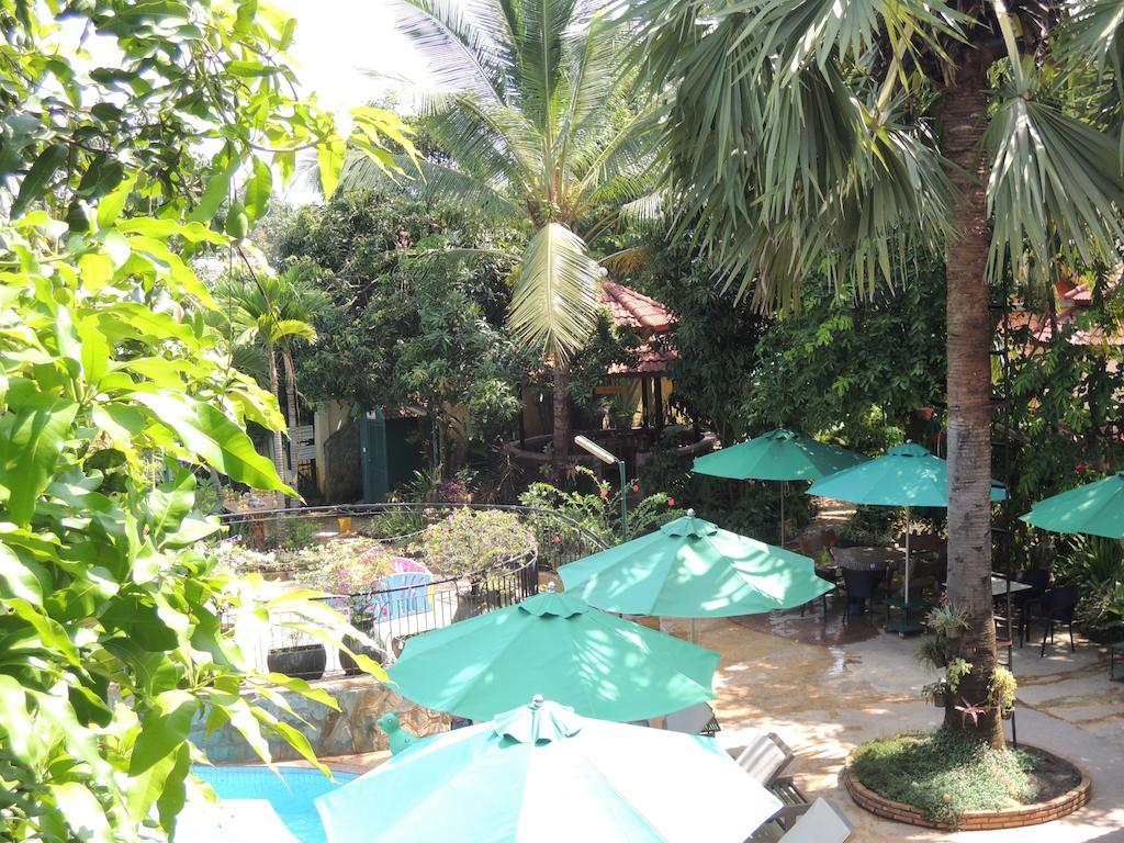 Elephant Blanc Phnom Penh Exterior photo