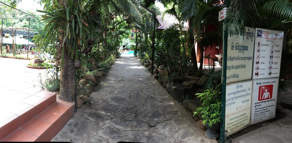 Elephant Blanc Phnom Penh Exterior photo